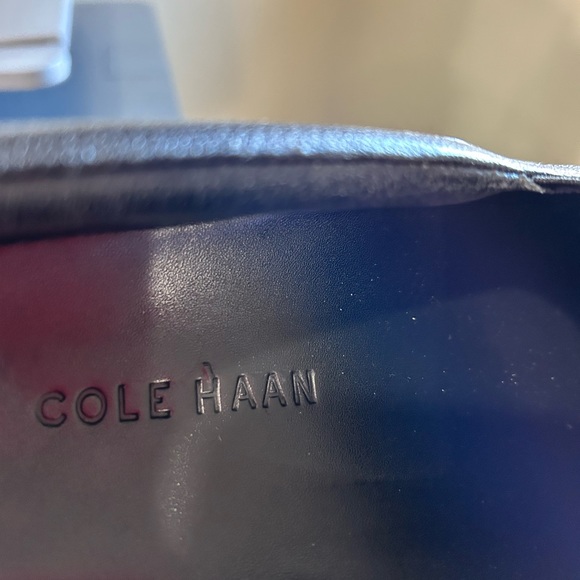 Men’s Cole Haan leather slip on loafers.  Size 8 1/2 M. - Picture 4 of 4